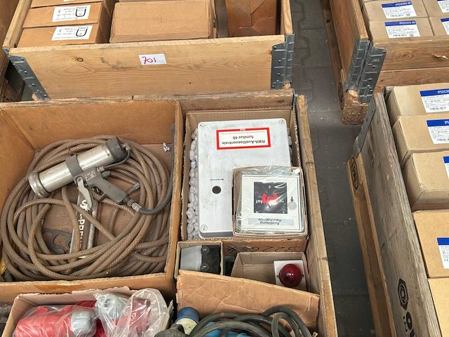 Partij industrieel gereedschap en elektrische componenten. - afbeelding 4 van  12