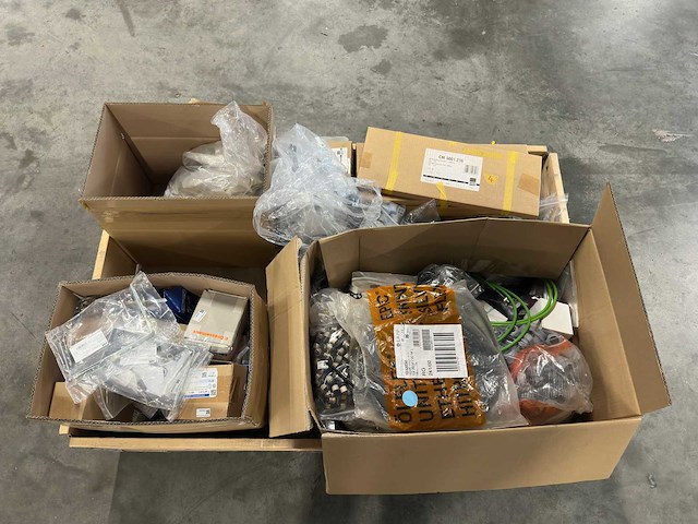 Partij industrieel installatiemateriaal en koppelingen - afbeelding 4 van  7