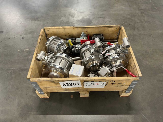 Partij industriële afsluiters van flowserve en danfoss - afbeelding 1 van  10