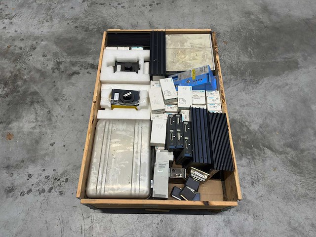 Partij industriële automatisering componenten - afbeelding 2 van  10