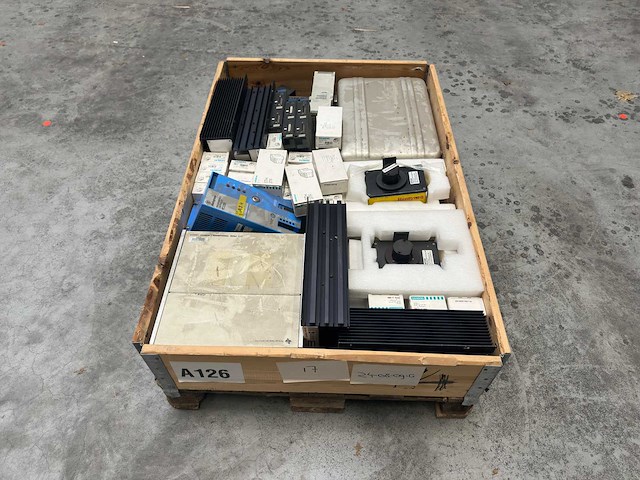 Partij industriële automatisering componenten - afbeelding 1 van  10