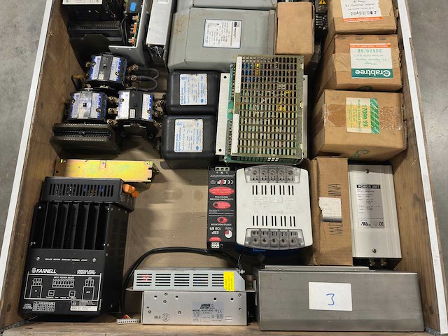 Partij industriële automatisering & electronica incl. power supplies en servomotoren - afbeelding 4 van  12