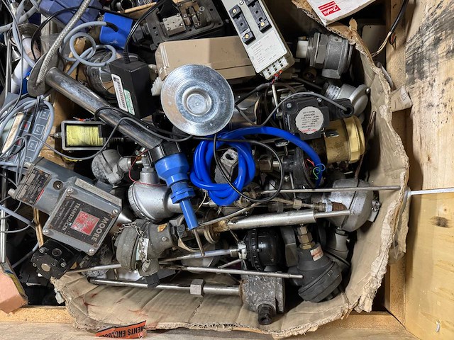 Partij industriële automatisering (sensoren, transmitters, ventielen & kabels) - afbeelding 4 van  8