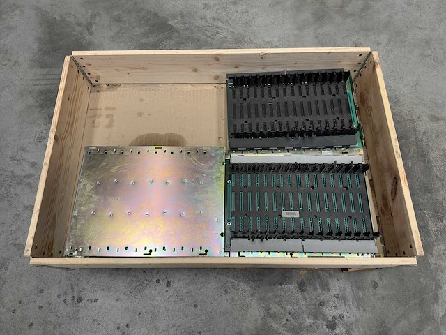 Partij industriële backplanes / rack frames (ca. 3 stuks) - afbeelding 6 van  6