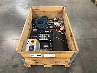 Partij industriële bedieningspanelen & signaalverlichting (44kg) - afbeelding 7 van  7