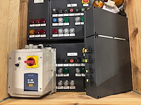 Partij industriële bedieningspanelen & signaalverlichting (44kg) - afbeelding 1 van  7