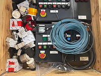 Partij industriële bedieningspanelen & signaalverlichting (44kg) - afbeelding 2 van  7