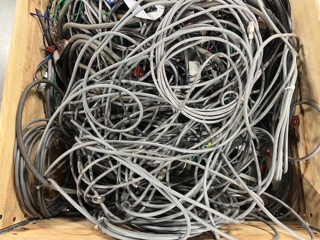 Partij industriële bekabeling & kabelbomen - koper (99kg) - afbeelding 2 van  8