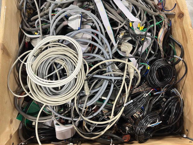 Partij industriële bekabeling & kabelbomen - koper (99kg) - afbeelding 3 van  8