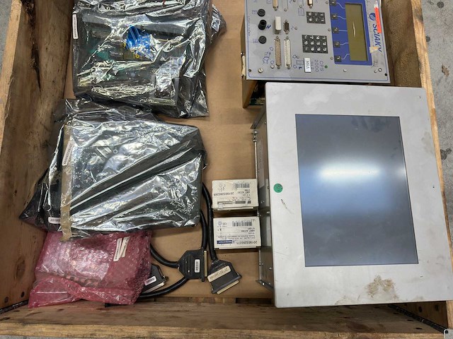 Partij industriële besturings- en elektronica componenten - afbeelding 3 van  8