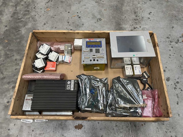 Partij industriële besturings- en elektronica componenten - afbeelding 8 van  8