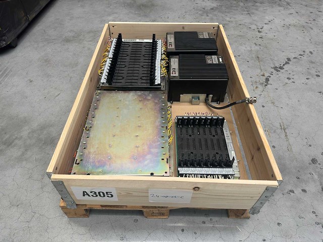 Partij industriële besturingsmodules & racks - afbeelding 1 van  4