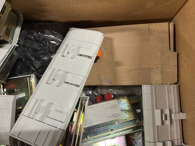 Partij industriële electronica & automatisering & power supplies (143kg) - afbeelding 5 van  7