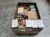 Partij industriële elektrische componenten (voedingen, modules en onderdelen) - afbeelding 1 van  9