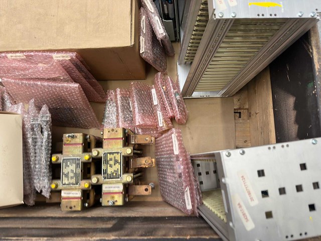 Partij industriële elektrische componenten (voedingen, modules en onderdelen) - afbeelding 2 van  9