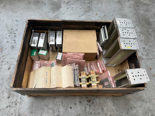 Partij industriële elektrische componenten (voedingen, modules en onderdelen) - afbeelding 7 van  9