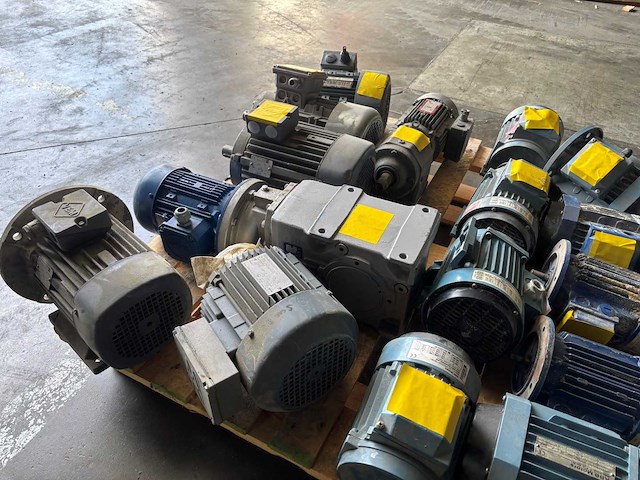 Partij industriële elektromotoren - afbeelding 4 van  39
