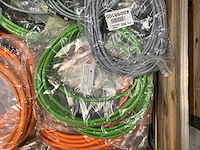 Partij industriële elektronica & diverse kabels abb acs 600 en servocables 112kg - afbeelding 5 van  6
