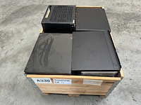 Partij industriële elektronische units / racks (4 stuks, metalen behuizing)