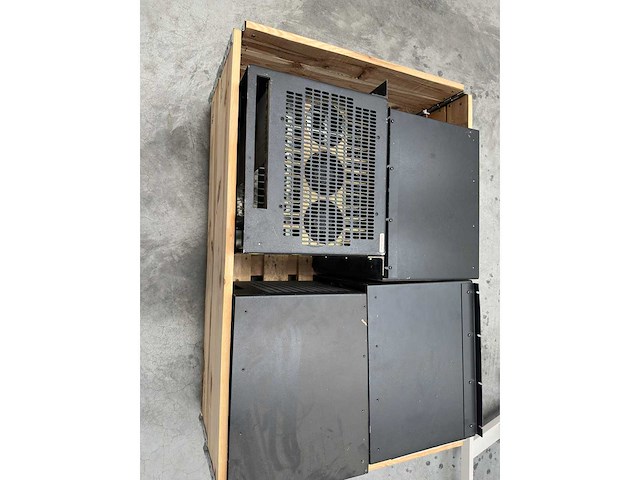 Partij industriële elektronische units / racks (4 stuks, metalen behuizing) - afbeelding 4 van  7