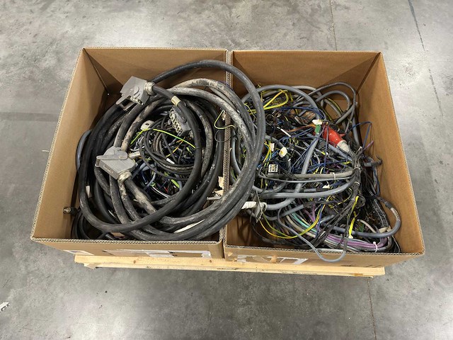 Partij industriële kabels & kabelbomen, koper - afbeelding 4 van  6