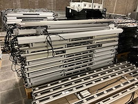 Partij industriële led lijnarmaturen met accessoires - afbeelding 5 van  13