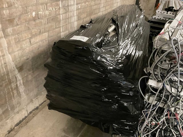 Partij industriële led lijnarmaturen met adressering - afbeelding 1 van  4