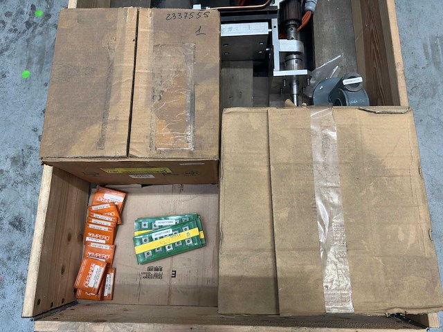 Partij industriële machineonderdelen - afbeelding 2 van  7