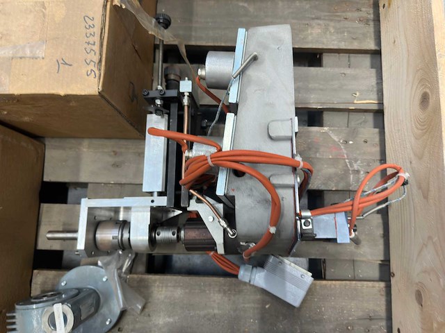 Partij industriële machineonderdelen - afbeelding 4 van  7