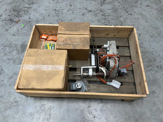 Partij industriële machineonderdelen - afbeelding 7 van  7