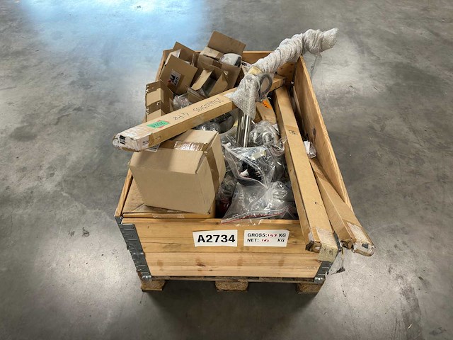 Partij industriële onderdelen en diversen - afbeelding 1 van  8