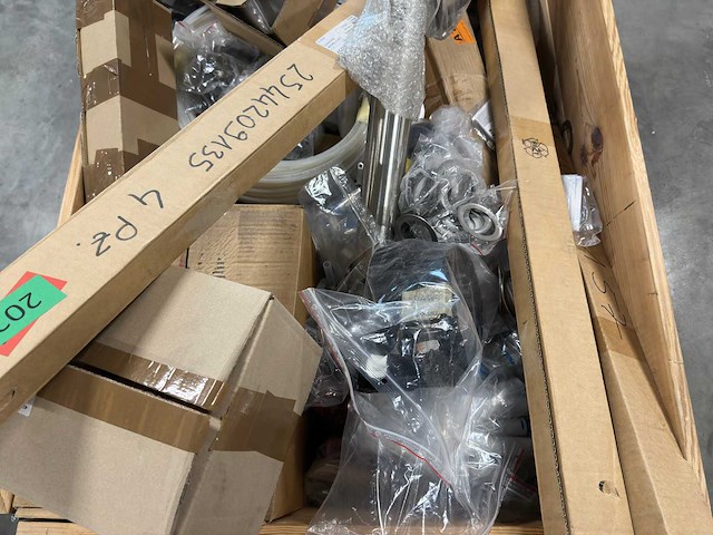 Partij industriële onderdelen en diversen - afbeelding 2 van  8