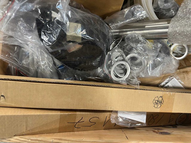 Partij industriële onderdelen en diversen - afbeelding 5 van  8