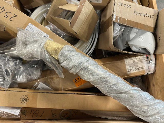 Partij industriële onderdelen en diversen - afbeelding 8 van  8