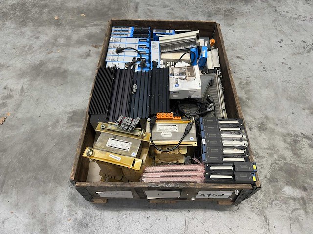 Partij industriële plc- en automatiseringscomponenten - o.a. voedingen, i/o-modules en transformatoren - afbeelding 8 van  9