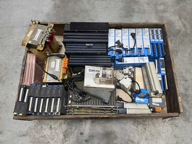 Partij industriële plc- en automatiseringscomponenten - o.a. voedingen, i/o-modules en transformatoren - afbeelding 3 van  9