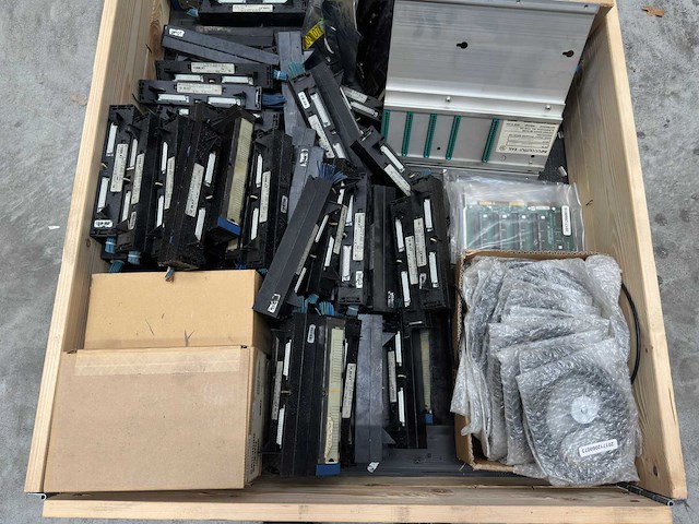 Partij industriële plc modules en automatiseringsonderdelen - afbeelding 3 van  9