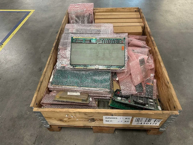 Partij industriële printplaten en besturingsmodules - afbeelding 1 van  5