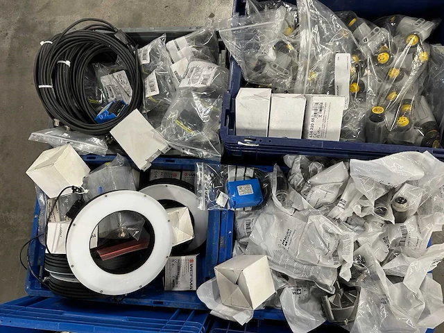 Partij industriële sensor-/actuatorkabels, m12 connectoren en verdeelstukken - afbeelding 3 van  12