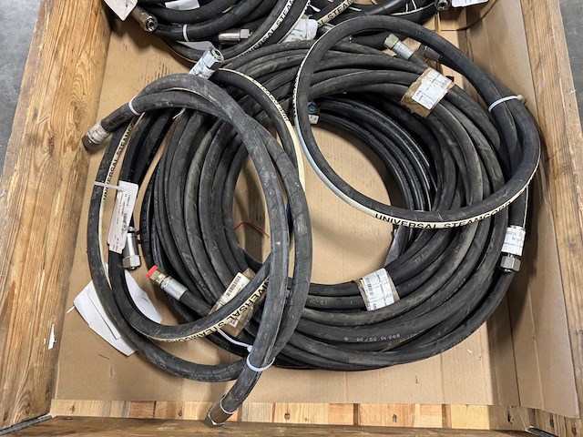 Partij industriële slangen - stoomslangen / industriële slangen met koppelingen - afbeelding 2 van  8