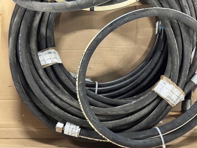 Partij industriële slangen - stoomslangen / industriële slangen met koppelingen - afbeelding 5 van  8