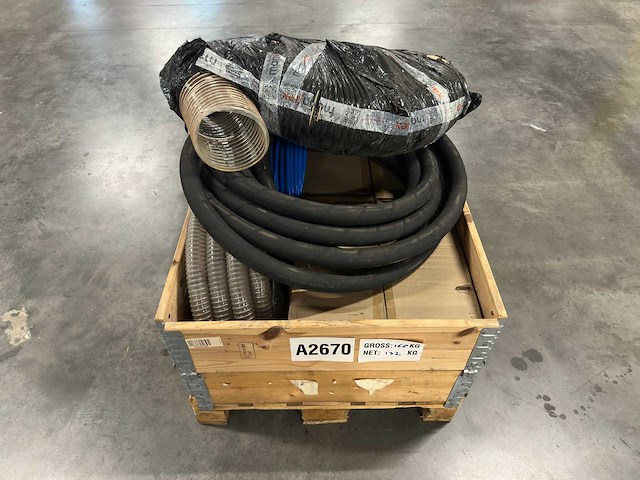 Partij industriële slangen + overige - afbeelding 1 van  5