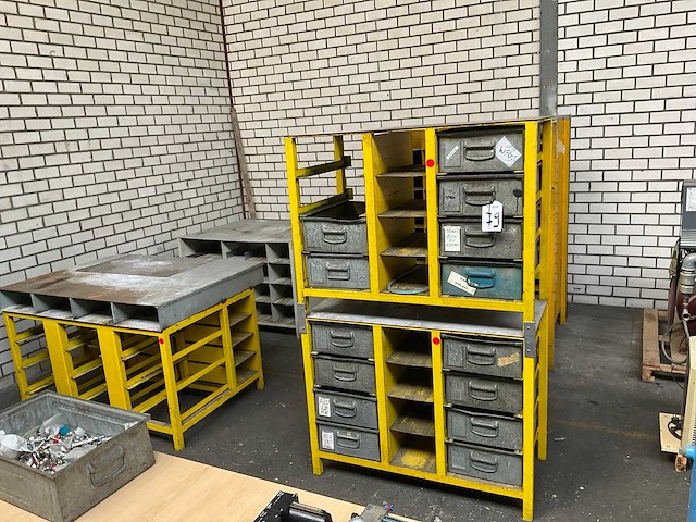 Partij industriële stalen kasten - afbeelding 1 van  10
