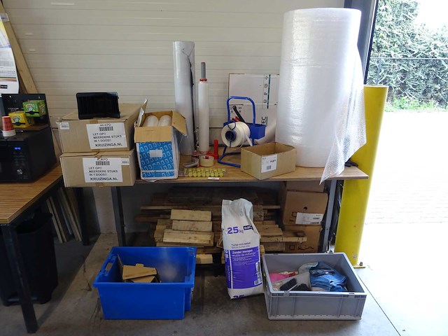 Partij inpakmateriaal - afbeelding 1 van  7