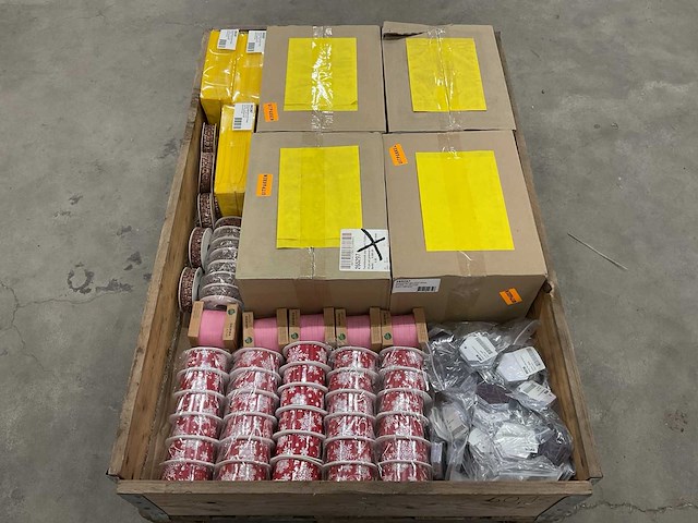 Partij inpakmateriaal - afbeelding 1 van  5