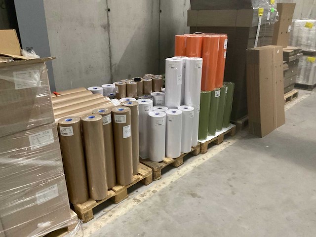 Partij inpakpapier op rol - afbeelding 7 van  15