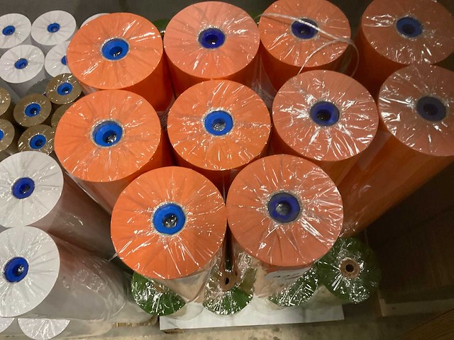 Partij inpakpapier op rol - afbeelding 10 van  15
