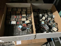 Partij instalatiemateriaal - afbeelding 1 van  3