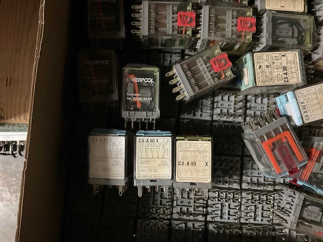 Partij instalatiemateriaal - afbeelding 2 van  3