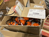 Partij installatie-/ bevestigingsmateriaal - afbeelding 4 van  14